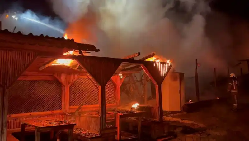 Şile'de Altı Gözleme Restoranı Yangınla Yandı: Tüm Detaylar Burada!