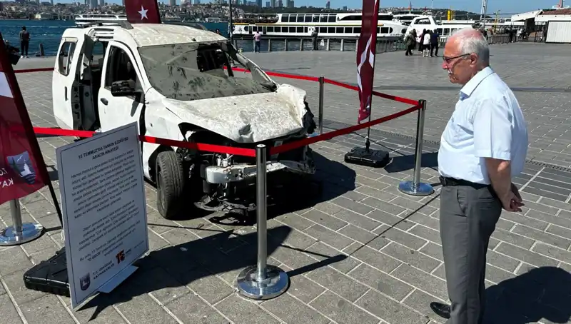 15 Temmuz'un İzleri: Tankların Ezdiği Araçlar Sergileniyor