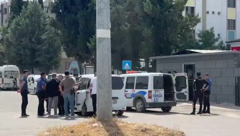 Adliye Önünde Çıkan Kavgada 5 Yaralı, 7 Kişi Gözaltına Alındı