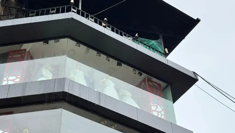Giyim Mağazasında Patlayan Yangın, Müşterileri Panikletti ve Korku Dolu Anlar Yaşandı