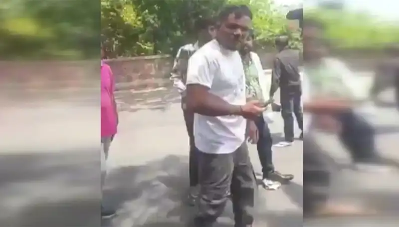 11A Yolcusunun Şoke Eden Uçuş Deneyimi: "Biri Beni Yakaladı"
