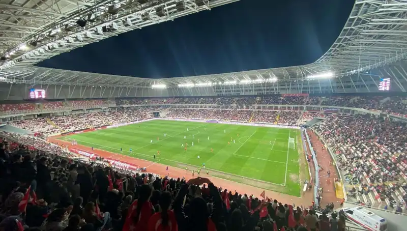 Sivas, Futbol Tutkunlarına Kupa Finali İçin Kolları Sıvadı!