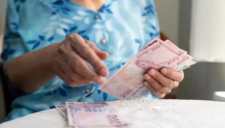 Dolandırıcılar Emeklileri Hedef Alıyor: Yeni Yöntemler ve Korunma Yolları