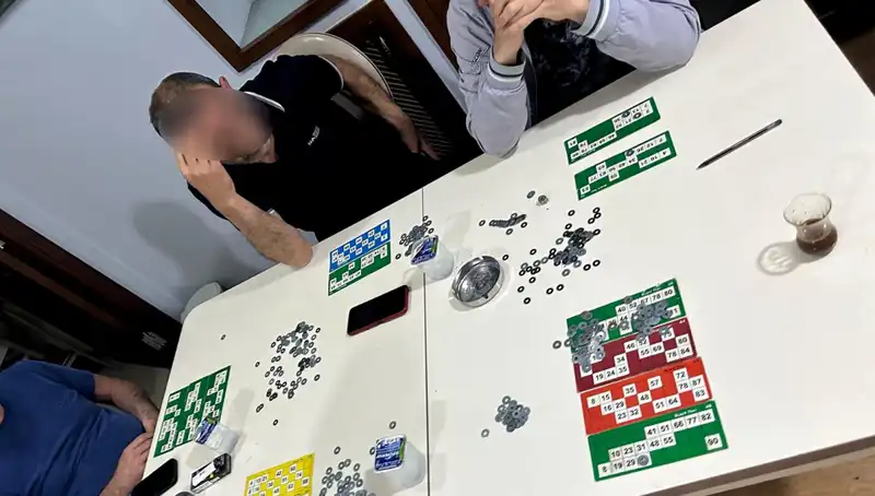 TikTok Canlı Yayını, Polis Baskını ile Sonlandı: 22 Kişi Suçüstü Yakalandı