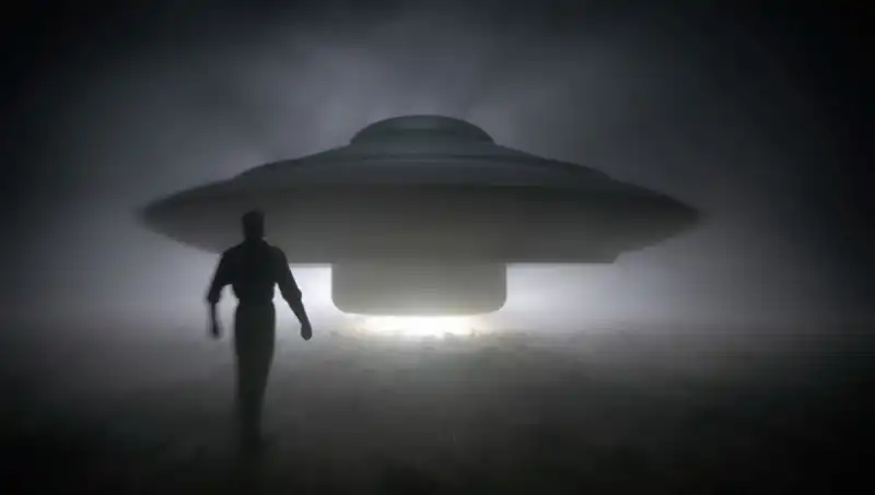 Uzaylılar Hakkında Şok Eden İddialar: UFO Uzmanı Masum İnsanların Tehlikesine Dikkat Çekti!