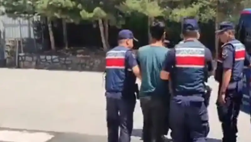 DAEŞ'e Yönelik Dev Operasyon: 14 İlde 26 Gözaltı
