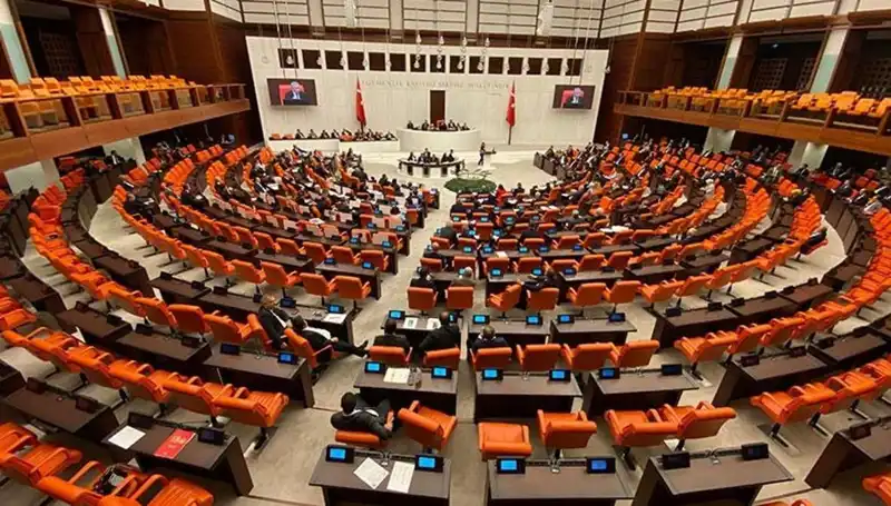 Emekli İkramiyesine 4 Bin TL Düzenlemesi: TBMM'de Önemli Gelişmeler