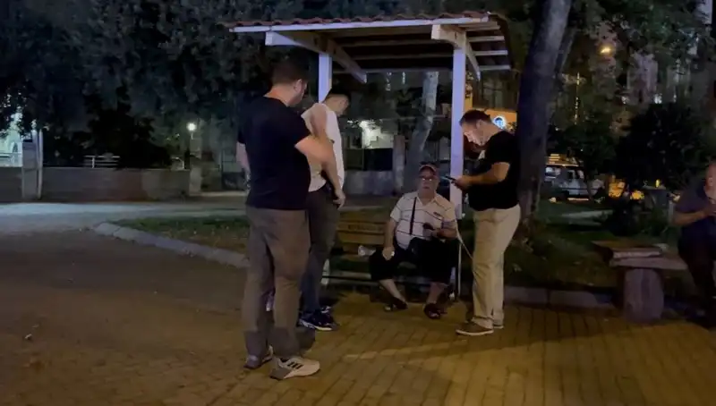 Kısmı Görme Kaybı Olan Adamın Telefonunu Çaldılar: Olayın Detayları Ortaya Çıktı