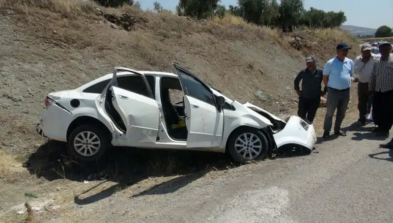 Kilis'te Trafik Kazası: Otomobiller Çarpıştı, Yaralılar Hastaneye Kaldırıldı