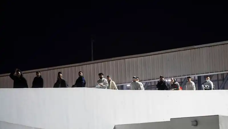Düzensiz Göçmen Operasyonları: İki İlde 100'den Fazla Göçmen Yakalandı