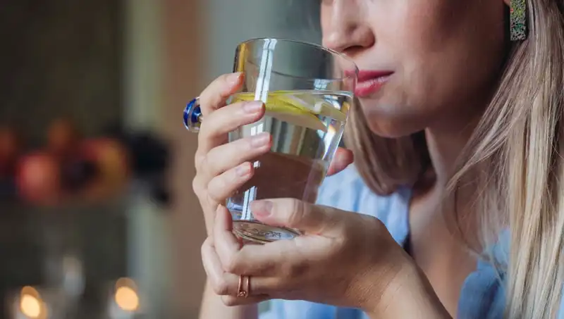 Harvardlı Uzmanın İfadesiyle Limonlu Su: Gerçekten Sağlığa Ne Gibi Faydalar Sağlıyor?