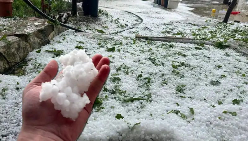 Haziran Ayında Beklenmedik Dolu İle Beyaza Bürünmüş Şehirler