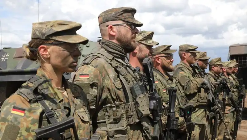 Almanya'nın Rusya Sınırına Asker Gönderme Kararı: Stratejik Gelişmeler Ne Anlama Geliyor?