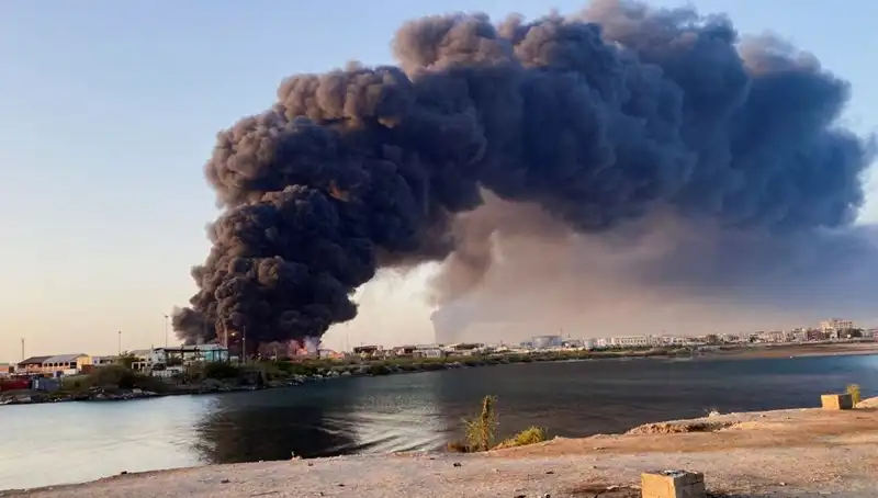 Port Sudan'da Patlama Sesleri: Havalimanı ve Ordu Üssüne Saldırı mı Gerçekleşti?