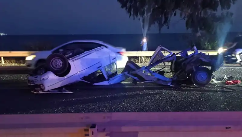 İkiye Bölünen Otomobilden Korkunç Kaza: 1 Ölü, 1 Yaralı