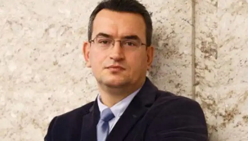Metin Gürcan: DEVA Partisi'nin Kurucu Üyesi ve Siyasi Vizyonu
