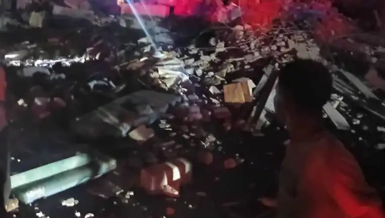 ABD'nin Yemen Hava Saldırısı: 6 Kişi Hayatını Kaybetti, 16 Yaralı