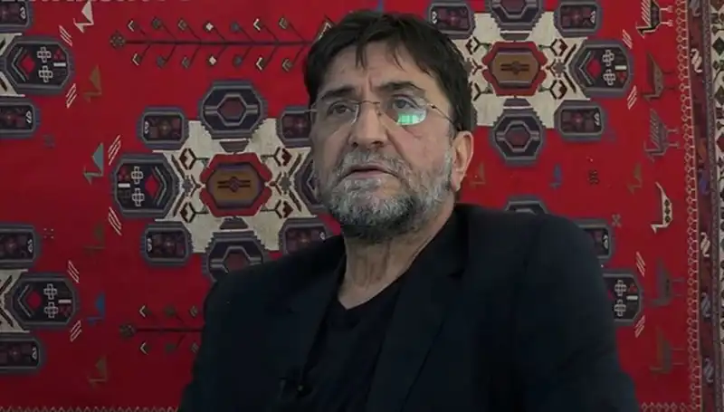 Gazeteci Nihat Genç Hayatını Kaybetti: Türkiye'nin Sesi Susuyor