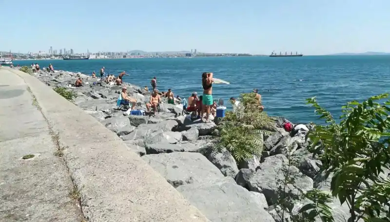 Hava Isındı, İstanbullular Sahillere Akın Etti!