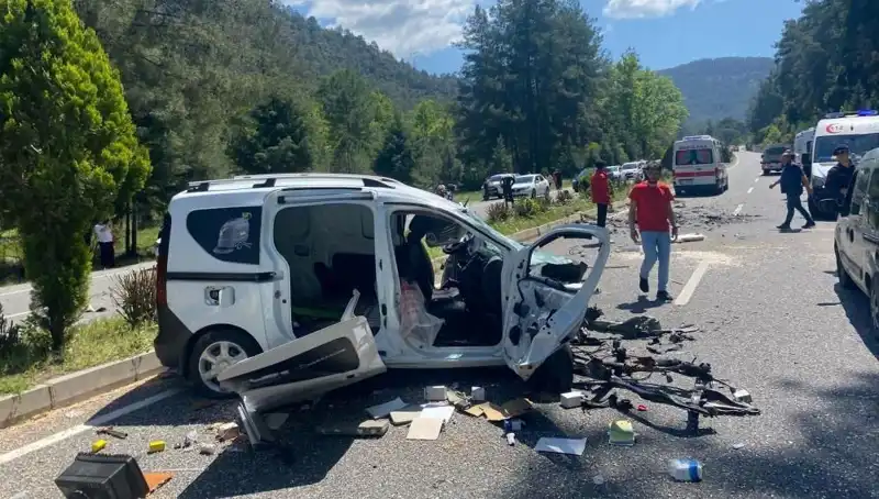 Marmaris’te Feci Kaza: Yolu Savaş Alanına Çeviren Olayda Can Kaybı!