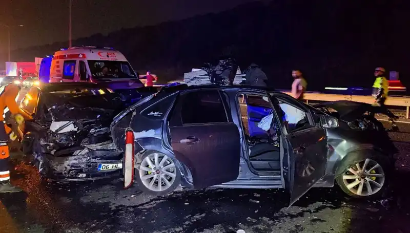 TEM Otoyolu'nda Zincirleme Kaza: 7 Kişi Yaralandı, Olayın Detayları Şok Etti
