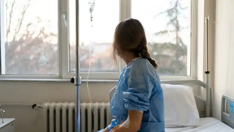 27 Yaşındaki Kadının Meme Kanseri Hikayesi: Doktorlardan Aldığı Yanlış Yanıt