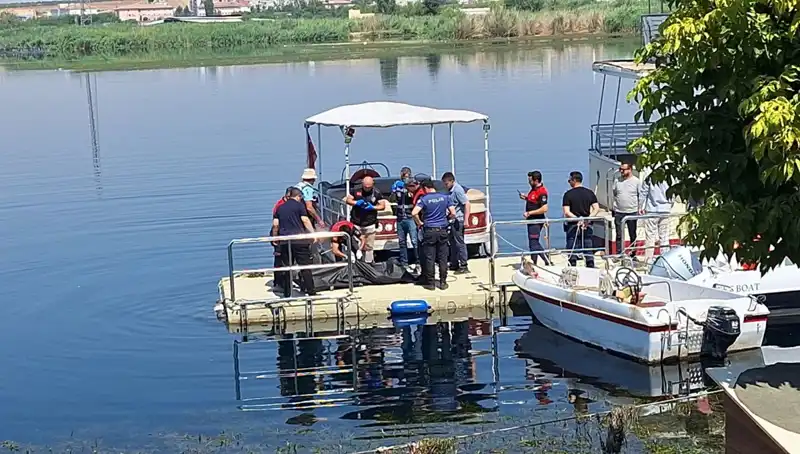 Fırat Nehri'nde Bulunan Erkek Cesedi, Gizemli Ölüm Soruşturmasını Beraberinde Getirdi